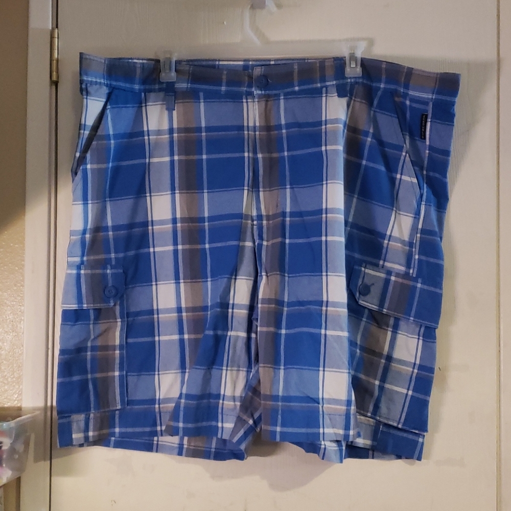 Ecko untld blue/grey/white plaid shorts